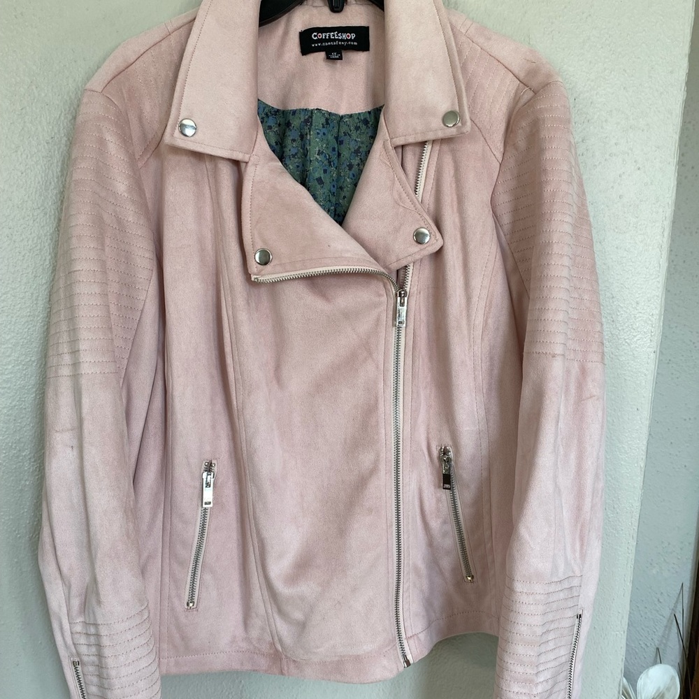 Women’s faux suede light pink blush plus size lightweight jacket.